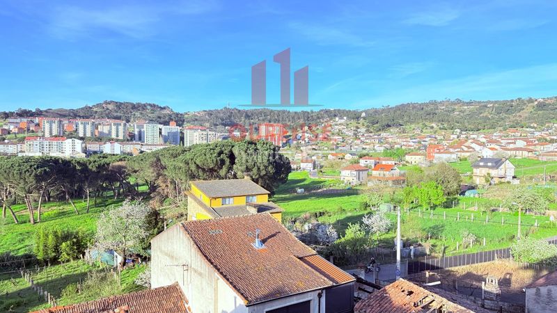 Foto 22223b29-bb92-4031-b451-741d550c8e62. Edificio  compuesto por cuatro viviendas con trasteros y terraza en Mariñamansa. en Ourense