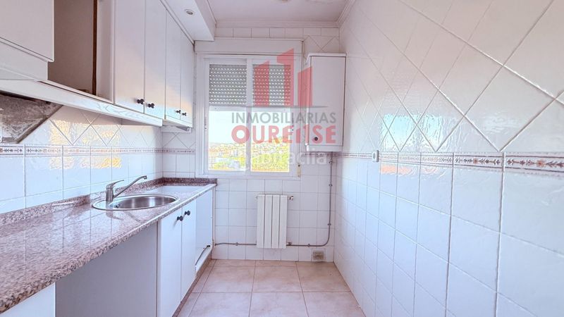 Foto 6a3d35bd-a585-4d96-b5cc-137fcd41a2e3. Edificio  compuesto por cuatro viviendas con trasteros y terraza en Mariñamansa. en Ourense