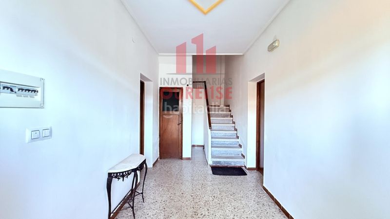 Foto be47e8fa-0d65-48df-9dea-190c6b3c7a8e. Edificio  compuesto por cuatro viviendas con trasteros y terraza en Mariñamansa. en Ourense