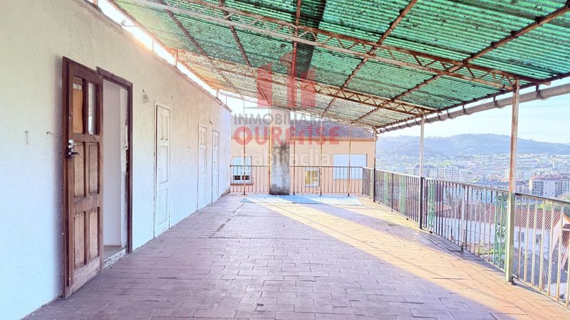 Foto c97cf9f5-3809-4ded-a547-9a07f865e3cb. Edificio  compuesto por cuatro viviendas con trasteros y terraza en Mariñamansa. en Ourense