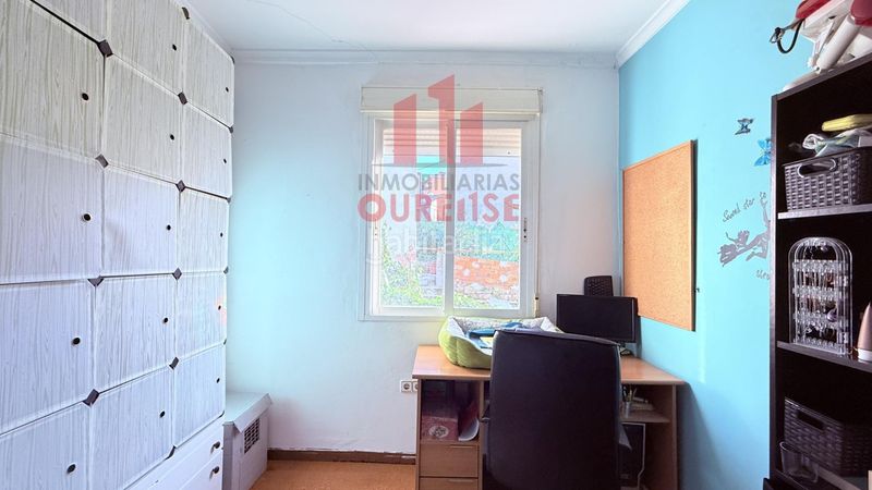 Foto ddffc041-a657-49e7-a673-8d31f2cb572f. Edificio  compuesto por cuatro viviendas con trasteros y terraza en Mariñamansa. en Ourense