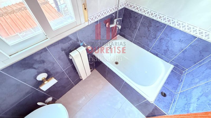 Foto f9ecc8c1-1e5a-4a47-8684-b05a6ecf764c. Edificio  compuesto por cuatro viviendas con trasteros y terraza en Mariñamansa. en Ourense