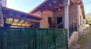 Casa a Ventiun. Casa independiente reformada cerca de quintela con pequeña parce