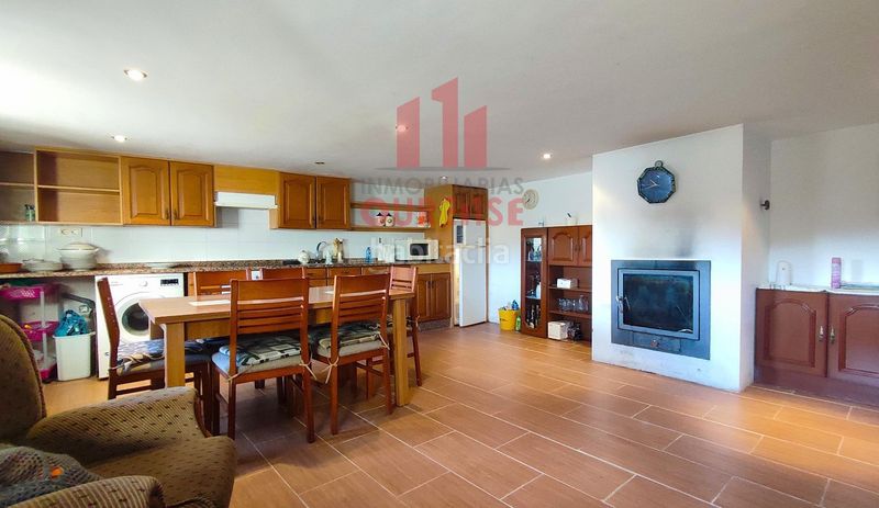 Foto 15cbabb4-06c6-4899-aebd-2fcc174b14a8. Casa amb aparcament a Ventiun Ourense