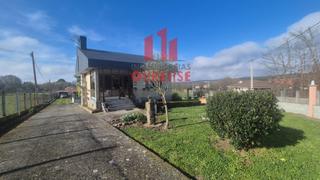 Maison à Pereiro de Aguiar (O). Chalet independiente con piscina en la zona de la derrasa
