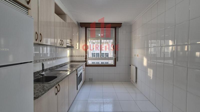 Foto 6fd9bfc6-4e5d-4869-8d41-a053d0dddd0c. Rent flat with heating parking in Couto Ourense