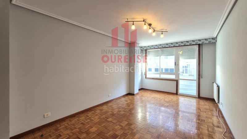 Foto 90b2eda3-ecf9-44b3-8601-926a776424d1. Rent flat with heating parking in Couto Ourense