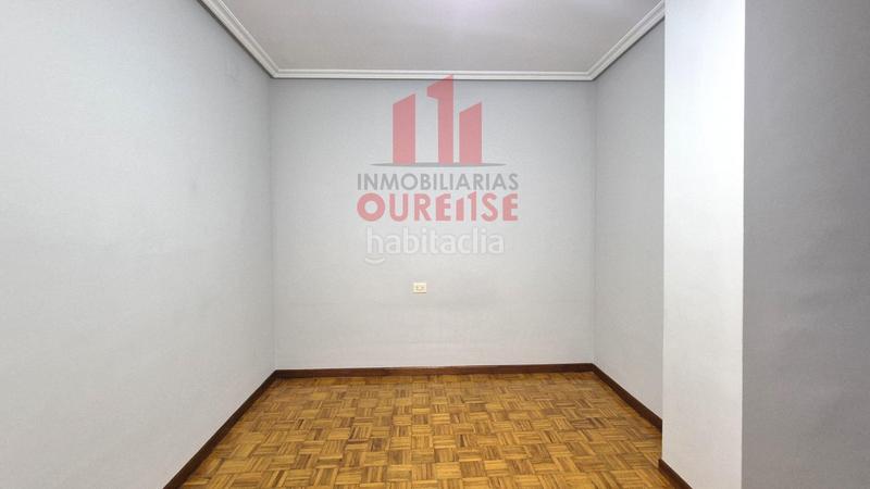 Foto c2fa9de7-e434-4684-942e-acebfb286e06. Rent flat with heating parking in Couto Ourense