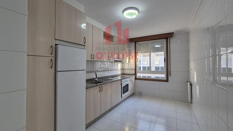 Foto c6cb50e2-bbba-432d-a57c-3027449adb75. Rent flat with heating parking in Couto Ourense