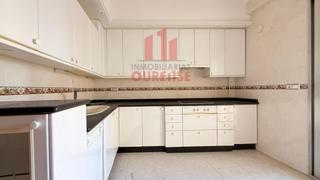 Piso en Couto. Amplia vivienda próxima al centro de ourense