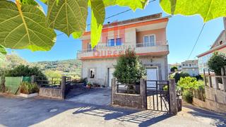 Casa a San Rosendo. Vivienda unifamiliar con piscina a cinco minutos del centro de o