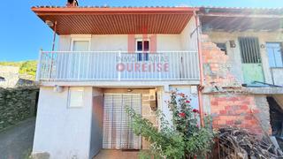 Maison à San Rosendo. Venta de casa en santa cruz de arrabaldo ourense