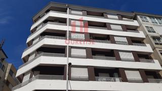 Lloguer Pis a San Rosendo. Amplia vivienda en la zona del puente solo para empresas