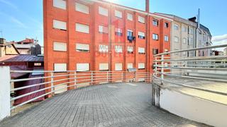 Aparcament cotxe a Couto. Plaza de garaje doble cerrada en o couto.
