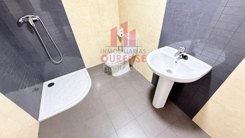 Foto 7e5f4480-2e33-4d3b-ac15-cb90aba61425. Location local commercial dans Couto Ourense