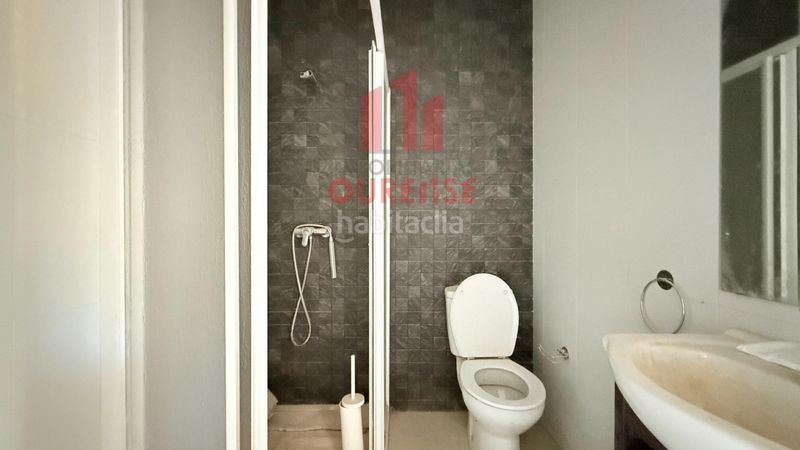 Foto ca9272f9-2d63-4324-8213-c36b74744645. Casa amb calefacció aparcament a Ventiun Ourense