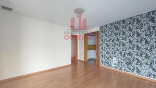 Miete Etagenwohnung in Casco Viejo. Apartamento seminuevo sin amueblar en el centro de ourense