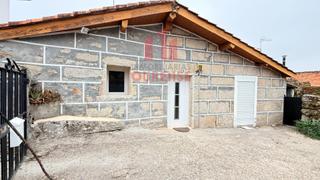 Rent House in Paderne de Allariz. Pequeña casa de planta baja con parcela próxima al polígono indu