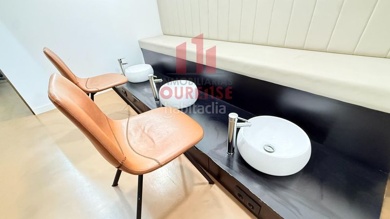 Foto b9e27187-7a48-43c1-827e-67053ad0f329. Lloguer local comercial a Centro Ourense