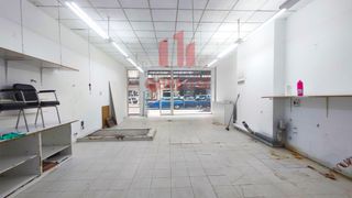 Lloguer Local Comercial a Centro. Local en la zona del centro muy proxima a la plaza san antonio y