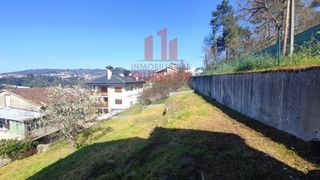 Terreny residencial a As Lagoas. Parcela edificable en la lonia.