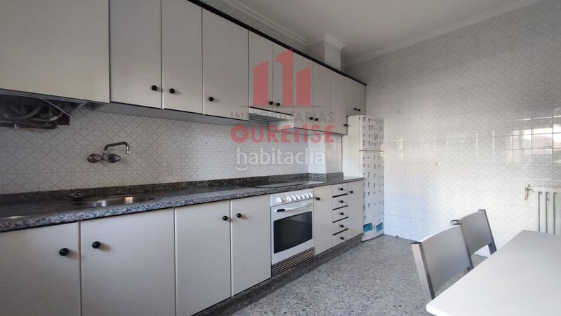Foto fa7b3a1c-906c-49c0-8cca-cb00db3f282a. Lloguer pis amb calefacció a Ventiun Ourense