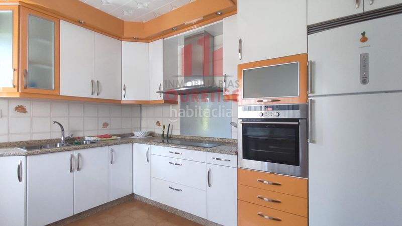 Foto 6decb9d9-9277-4556-aca0-d34898f29cdc. Casa amb calefacció aparcament a Merca (A)