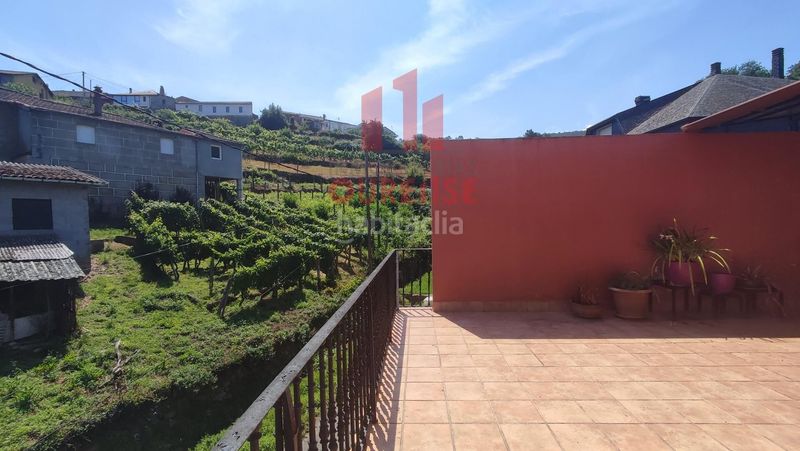 Foto d16a6b98-d552-4ea9-8cd0-c5fd8c076eba. Casa amb aparcament a Toén