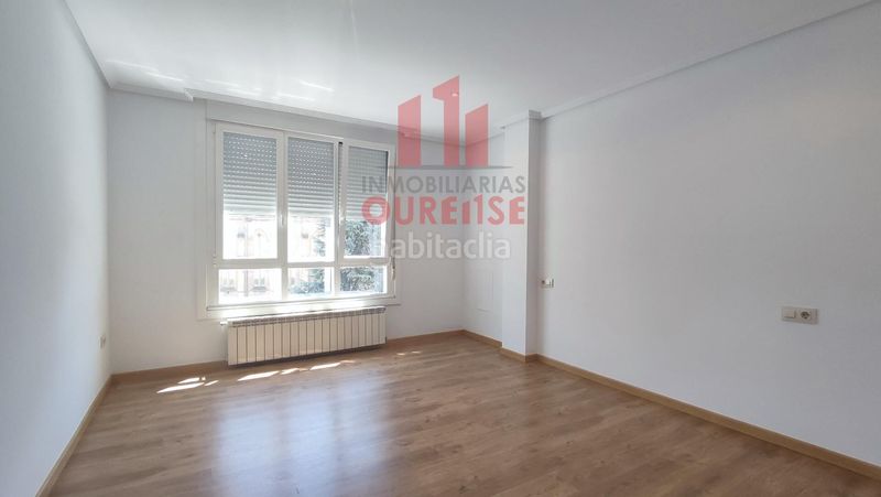 Foto 0226eef0-de70-4a80-a521-083c2568c22f. Rent flat with heating in Couto Ourense