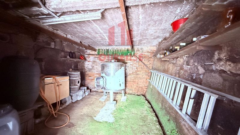 Foto a374e751-d02d-47db-abfd-1b3670fdca50. Casa venta conjunta de dos casas en Nogueira de Ramuín