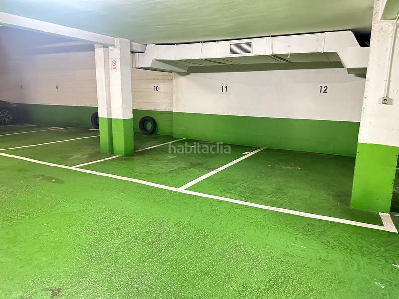 Foto d608a99f-3828-4d01-bc16-b07545d8a36c. Car parking in Conxo Santiago de Compostela