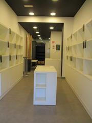 Location Local commercial  N/a. Estupendo local  en la plaza de vigo,   1ª linea comercial, 50 m