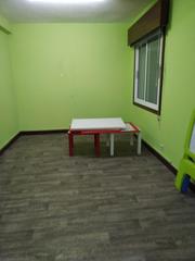 Rent Office space  Rúa da república de el salvador. Oficina en plaza roja ideal para oficina o negocio. tiene un bañ