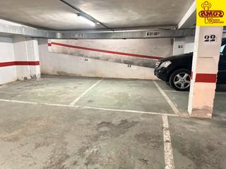 Parking coche en Avenida de Rosalía de Castro