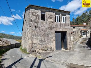 Xalet  Rúa xeración nos. Se vende casa para restaurar de piedra de cantería