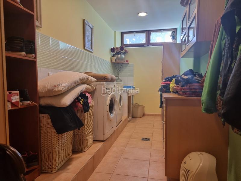 Foto 36513c30-68bd-4e67-a1fc-e9865a10bf2e. Chalet con parcheggio in Brión