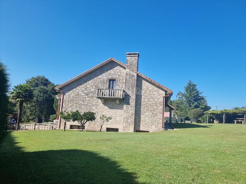 Foto 882bb928-3cae-4921-90c8-9218527ce75e. Chalet con parcheggio in Brión