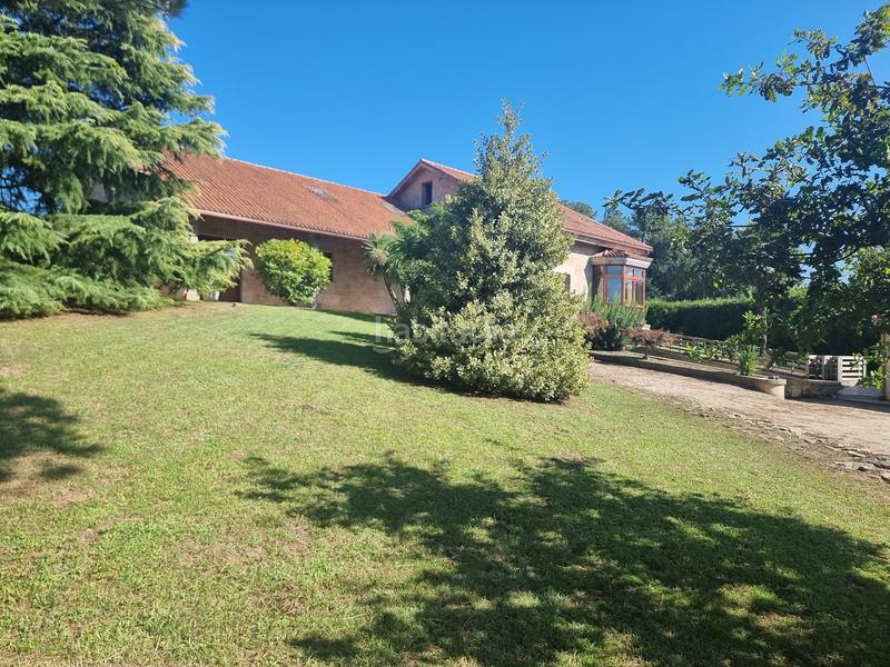 Foto 960b0fa5-ba05-40e2-bf86-bb607925959e. Chalet con parcheggio in Brión