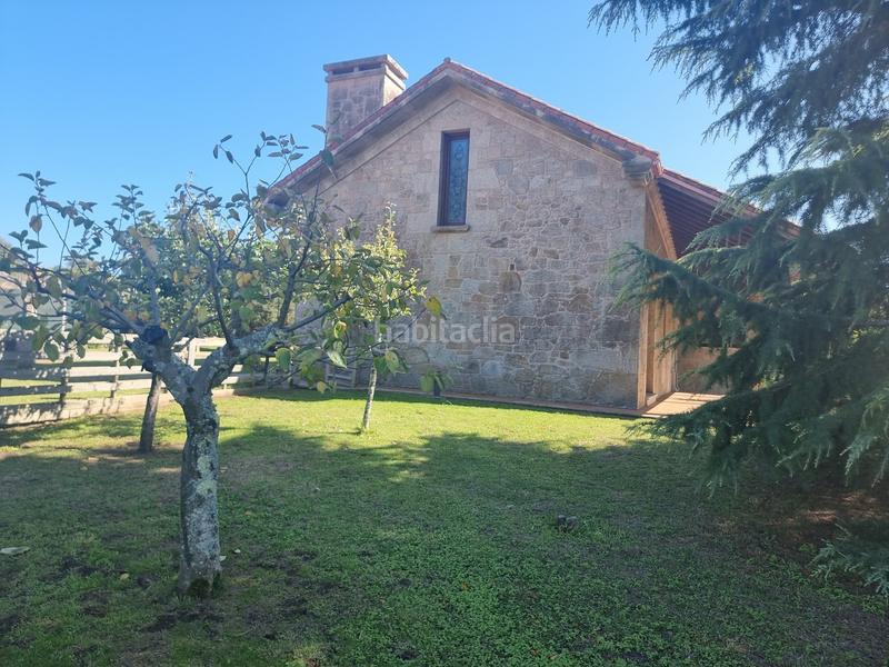 Foto f09adbc1-c374-40b0-b784-23d9743a18ef. Chalet con parcheggio in Brión