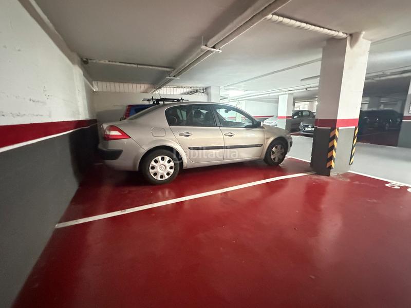 Foto ee31c770-0c42-4894-bf2b-c2ee1bdf9594. Aparcament cotxe a Ensanche - Sar Santiago de Compostela