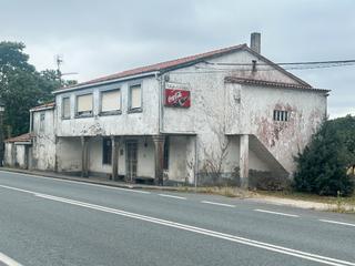 Xalet  N-634. Agencia amor vende casa de piedra con terreno urbano edificable