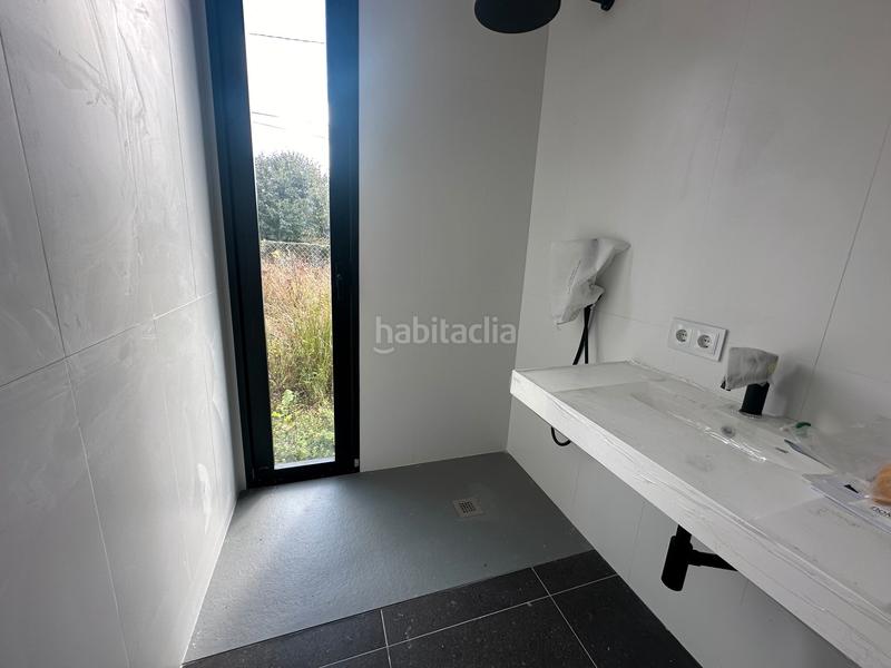 Foto 4676e1fd-cdef-49df-8c76-f875bfcfc41e. Chalet se vende chalet a estrenar con excelente orientación en folgoso - figueiras - vende agencia amor en Santiago de Compostela