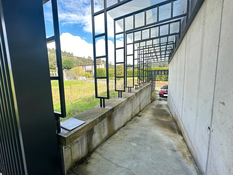 Foto 770e2015-9eeb-4752-aff1-a790968f1651. Chalet se vende chalet a estrenar con excelente orientación en folgoso - figueiras - vende agencia amor en Santiago de Compostela