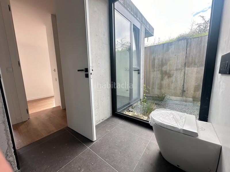 Foto 91e32a6b-c6b7-41d0-a8d7-77f383c02edb. Chalet se vende chalet a estrenar con excelente orientación en folgoso - figueiras - vende agencia amor en Santiago de Compostela