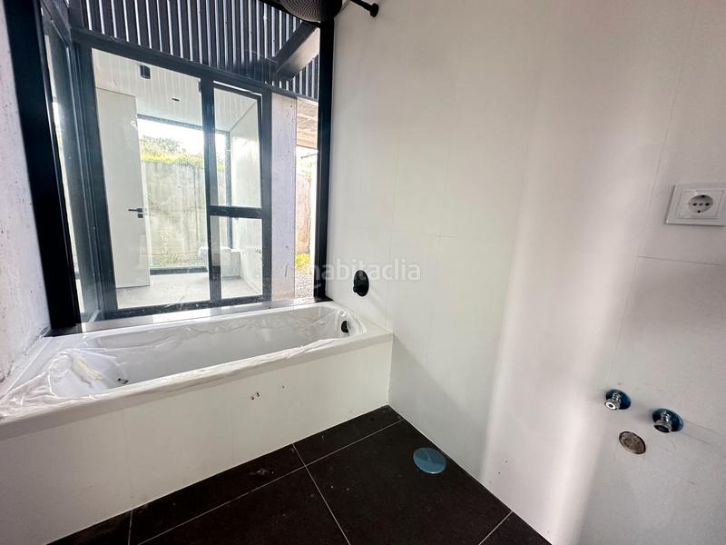 Foto 9635def5-694a-4375-a3ee-4b0080218abe. Chalet se vende chalet a estrenar con excelente orientación en folgoso - figueiras - vende agencia amor en Santiago de Compostela