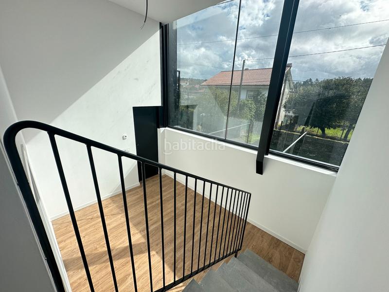 Foto 9f8fdcb3-8bf9-43d2-bf5a-2c693ab17c0a. Chalet se vende chalet a estrenar con excelente orientación en folgoso - figueiras - vende agencia amor en Santiago de Compostela