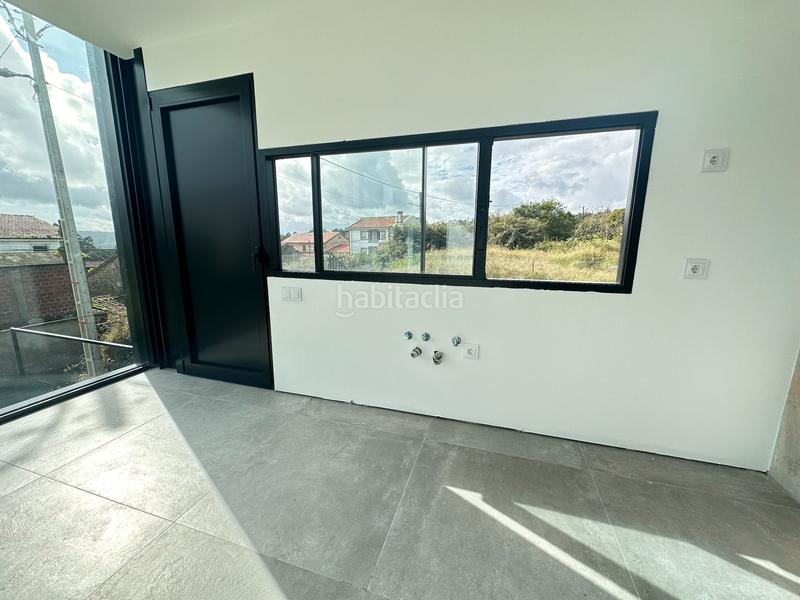 Foto abfcb837-42c0-48b8-a7d2-74ff39b9f869. Chalet se vende chalet a estrenar con excelente orientación en folgoso - figueiras - vende agencia amor en Santiago de Compostela