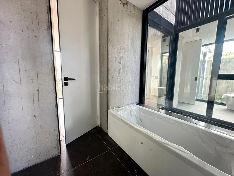 Foto baf7d318-4c3e-496b-96e1-d11a21da104e. Chalet se vende chalet a estrenar con excelente orientación en folgoso - figueiras - vende agencia amor en Santiago de Compostela