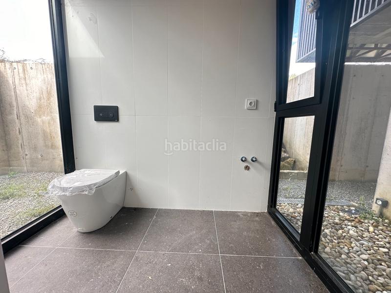 Foto bf108d7f-9e09-46a8-89af-a0f07d7424a4. Chalet se vende chalet a estrenar con excelente orientación en folgoso - figueiras - vende agencia amor en Santiago de Compostela