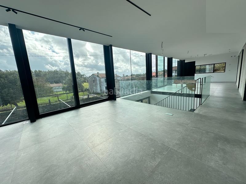 Foto c2f7945a-c3b8-4e8e-bc33-4f353b4b9a1d. Chalet se vende chalet a estrenar con excelente orientación en folgoso - figueiras - vende agencia amor en Santiago de Compostela